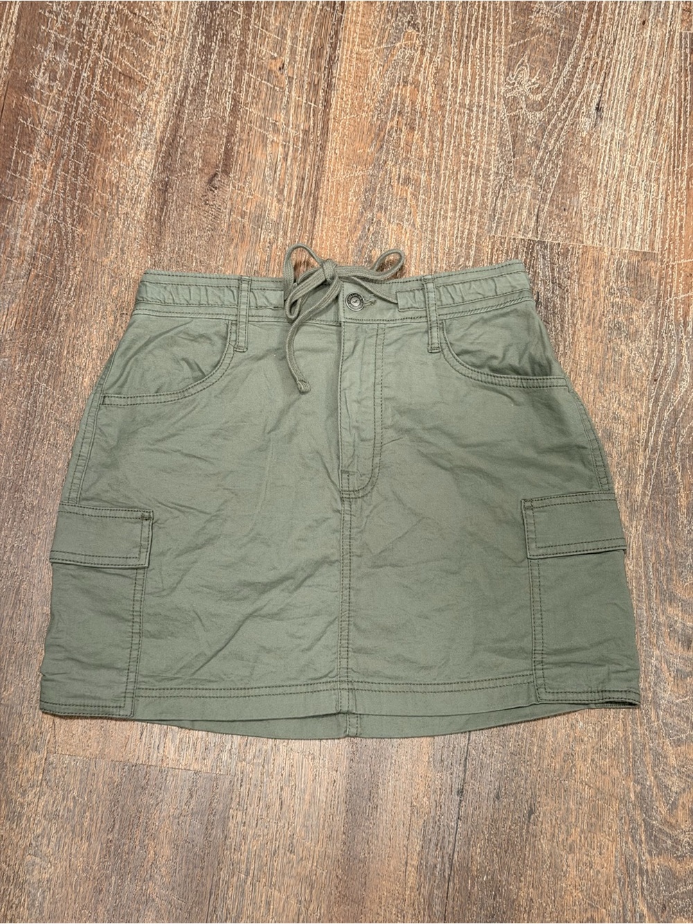 Hollister Cargo Skirt in army green